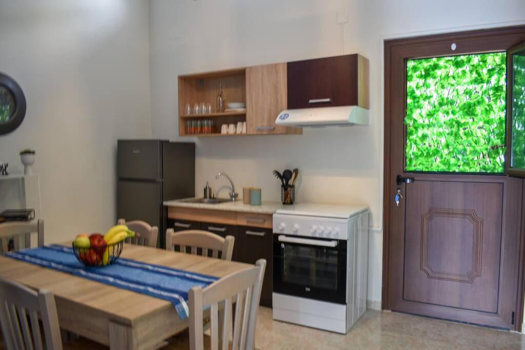 Celeste House * Myrties